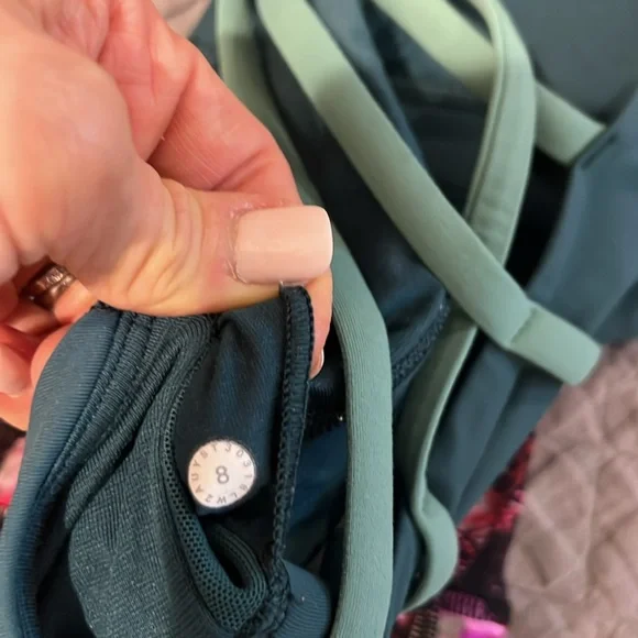 Lululemon Energy Bra longline sz 8. - Picture 3 of 3